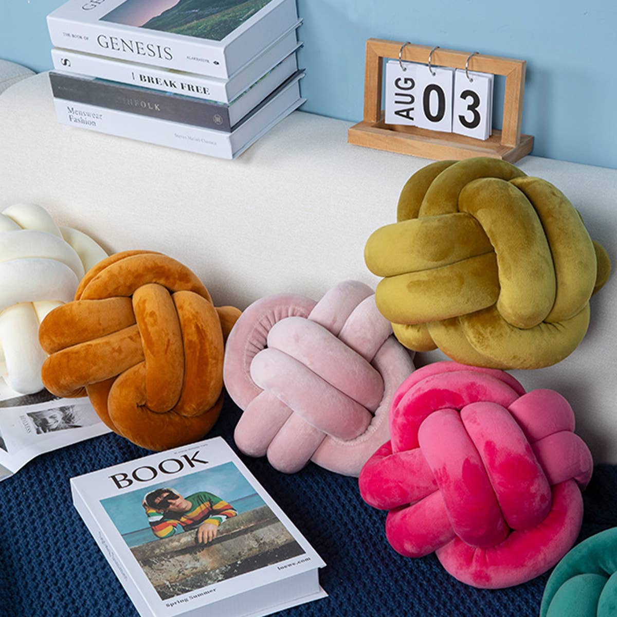 KNOT PILLOW: CARAMEL