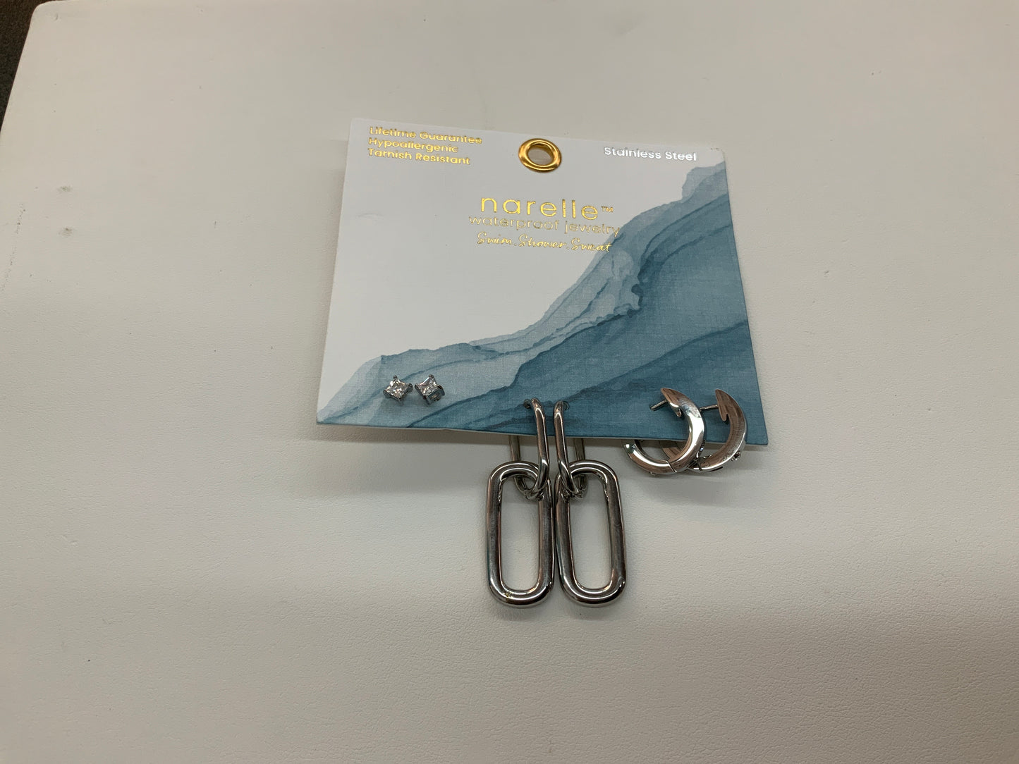 Howard’s earrings set