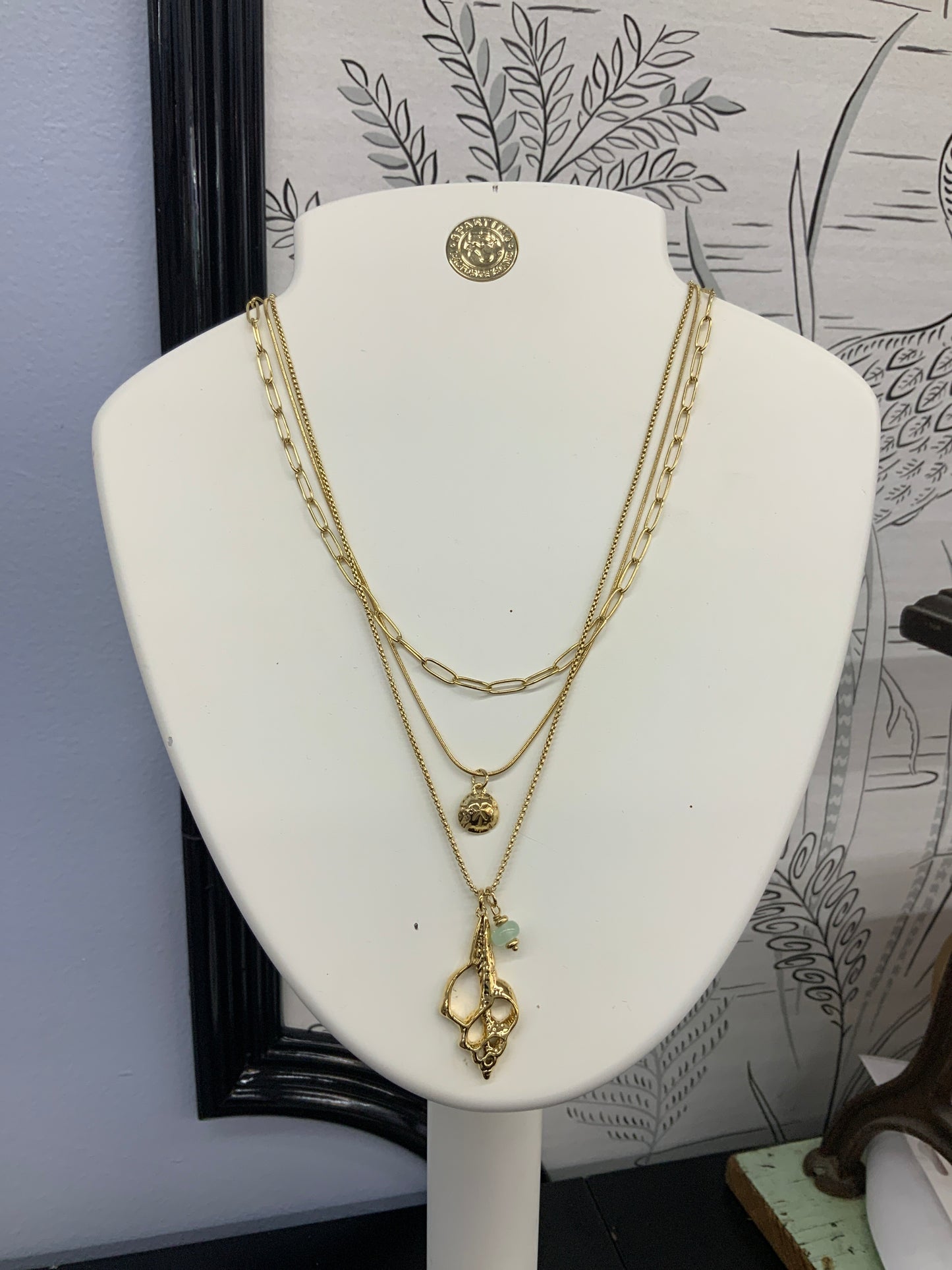 Spartina shell necklace set