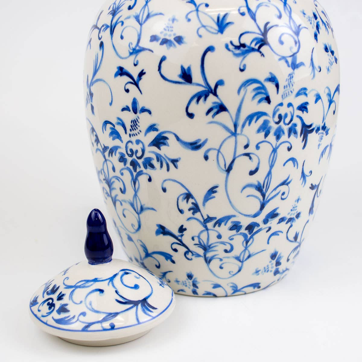 Imperial Palace Ginger Jar   Blue/White   6.25x10x6.25