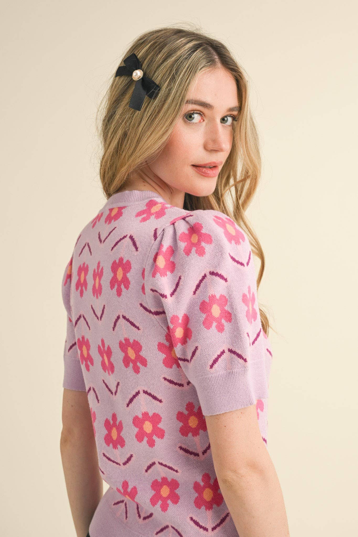 SHORT SLEEVE FLORAL KNIT SWEATER CREAM