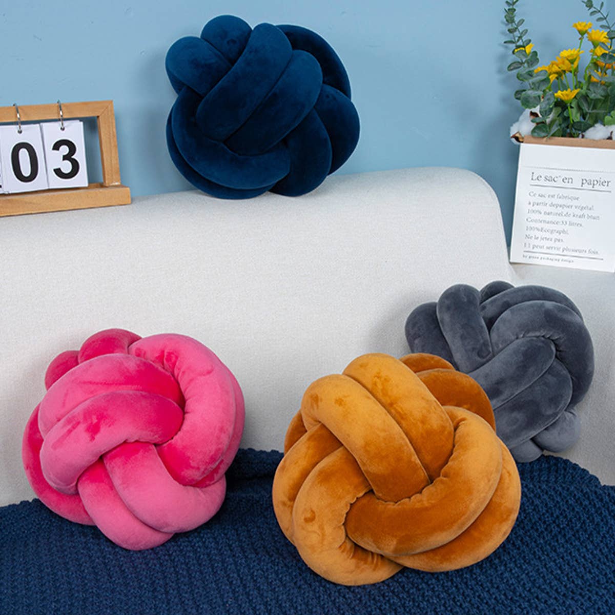 KNOT PILLOW: CARAMEL