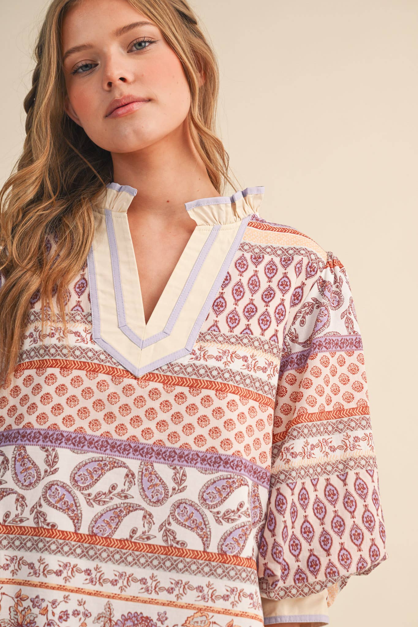 PRINT BUBBLE SLEEVE V NECK TOP