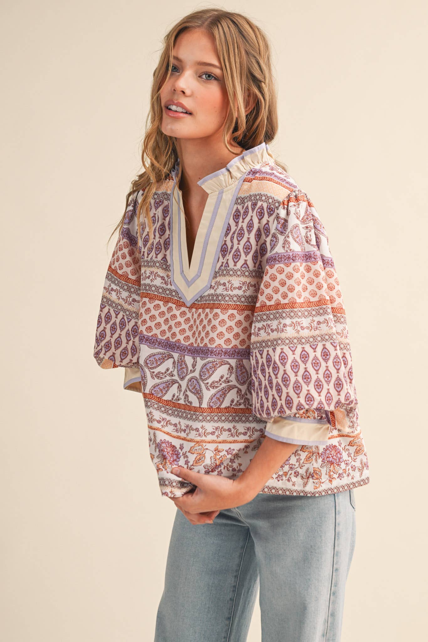 PRINT BUBBLE SLEEVE V NECK TOP