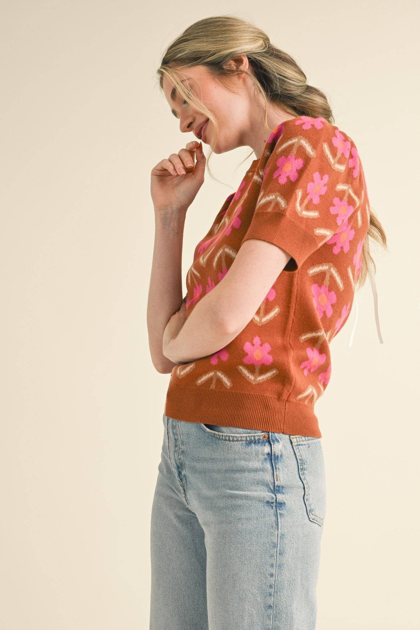 SHORT SLEEVE FLORAL KNIT SWEATER CREAM