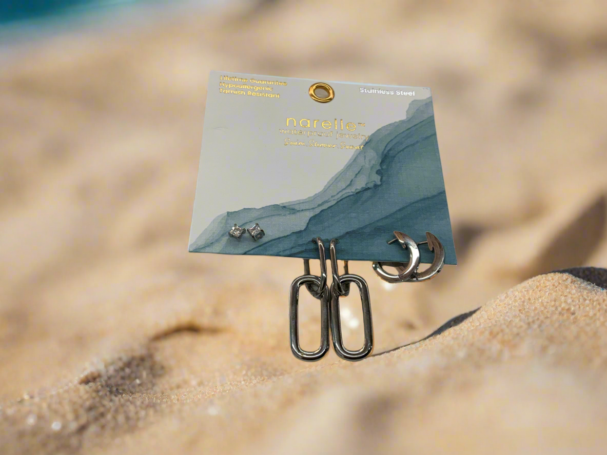 Howard’s earrings set