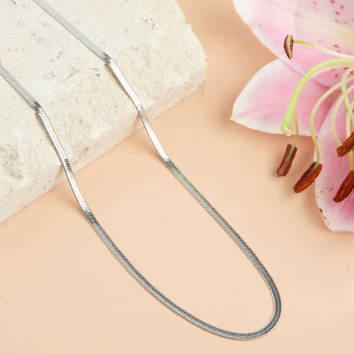 Howard’s silver necklaces