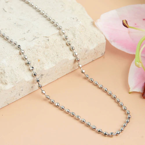 Howard’s silver necklaces