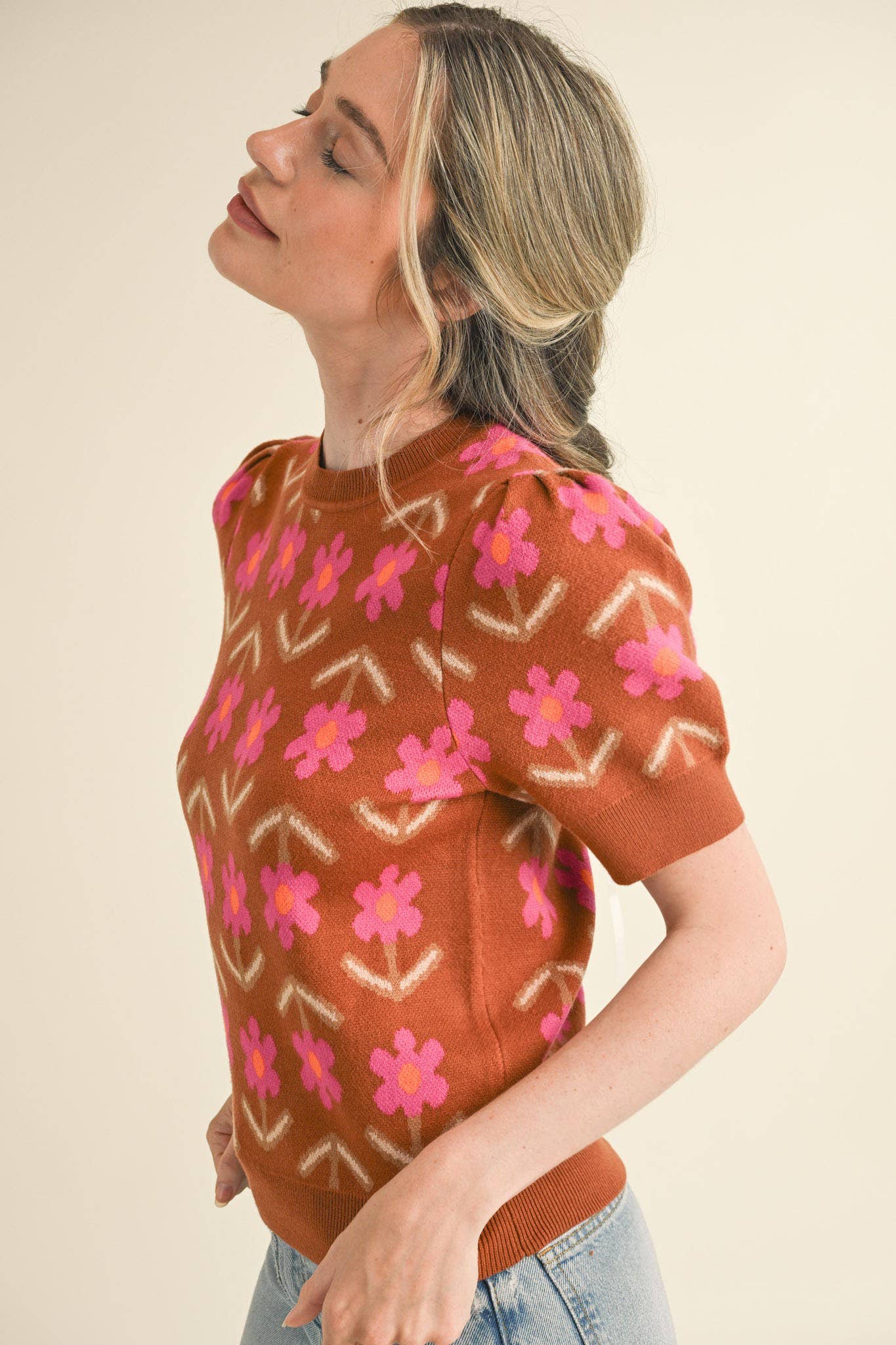 SHORT SLEEVE FLORAL KNIT SWEATER CREAM