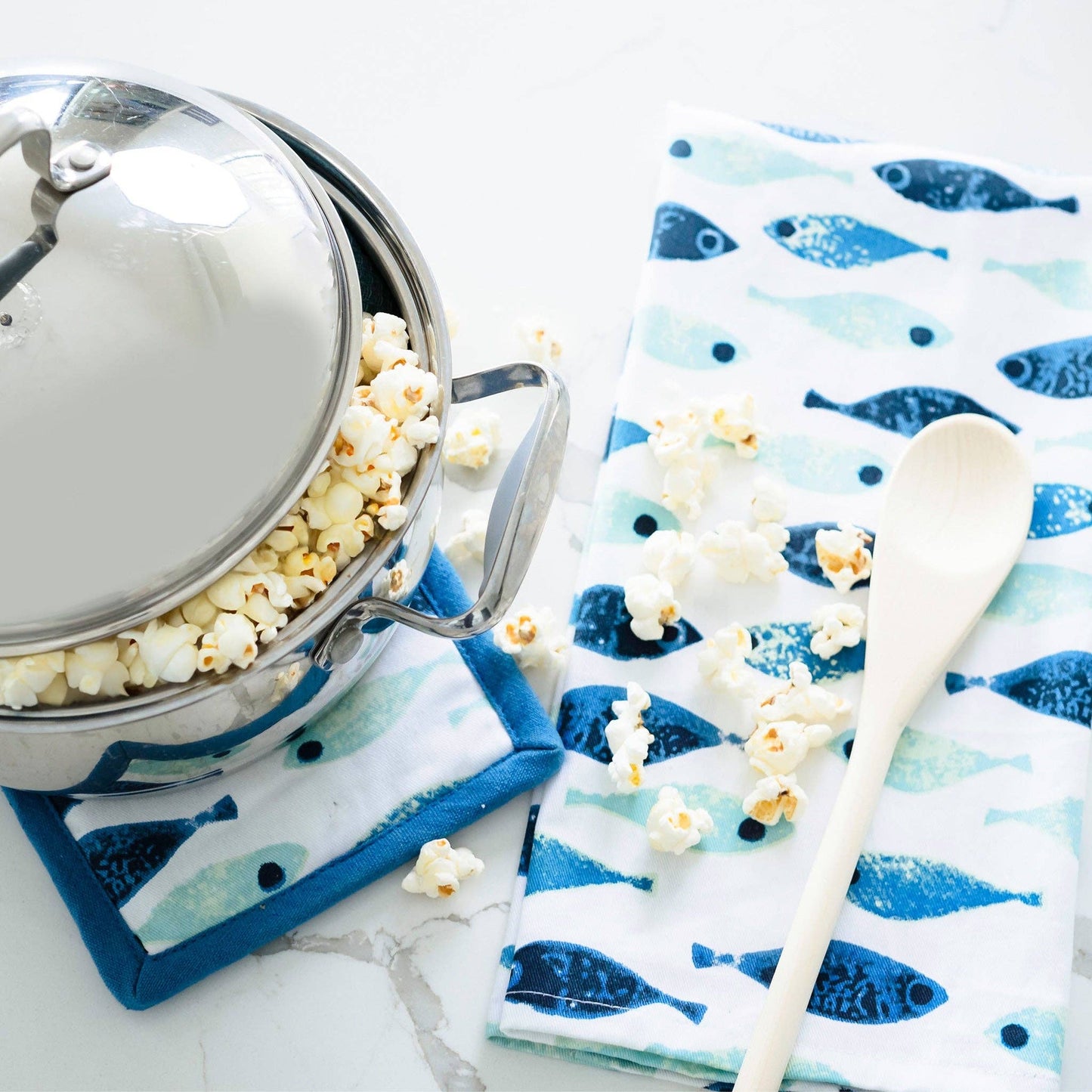EZ Home 3 Piece Blue Fish Kitchen Tea Towel & Pot Holder Set