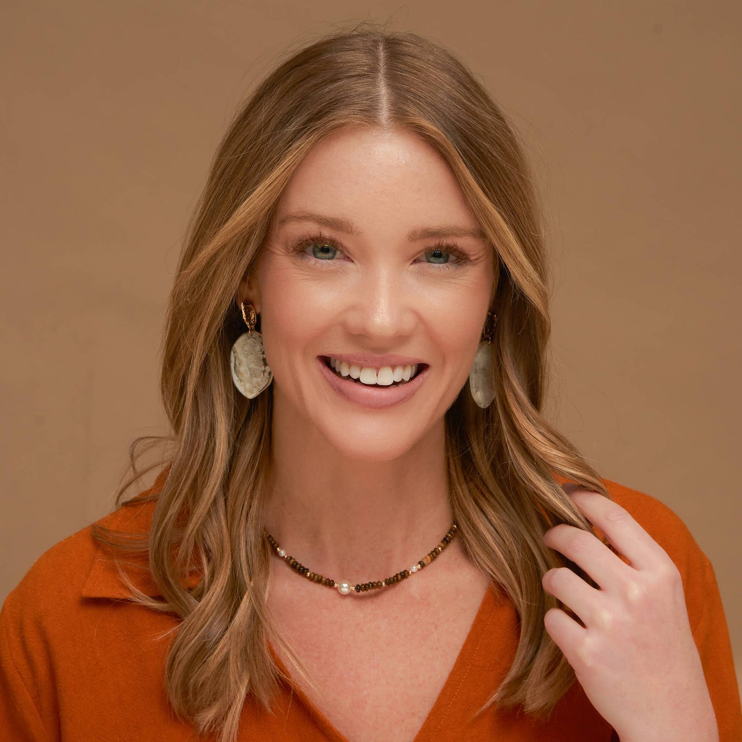 Sienna Drop Earrings: Brown