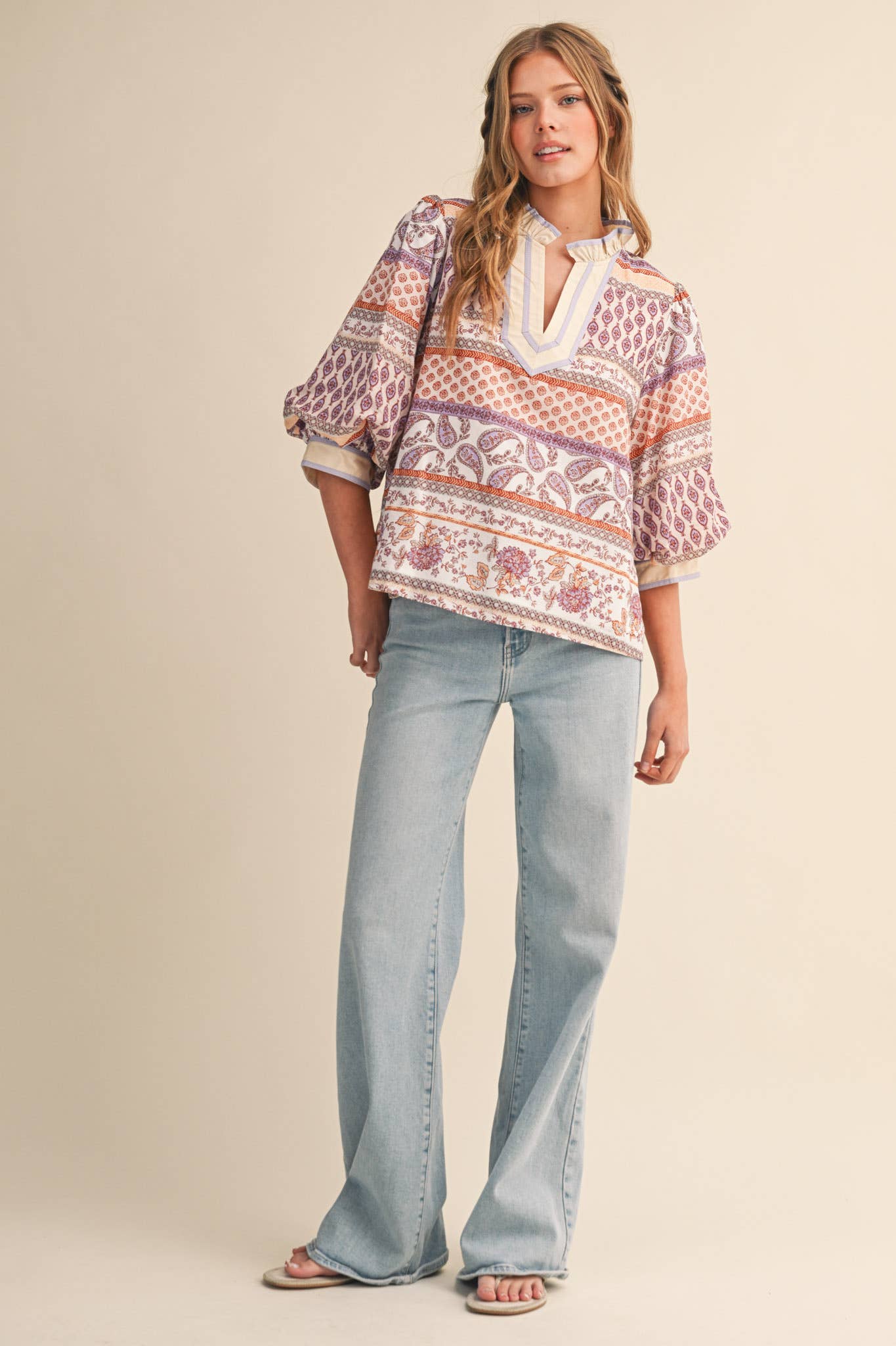 PRINT BUBBLE SLEEVE V NECK TOP